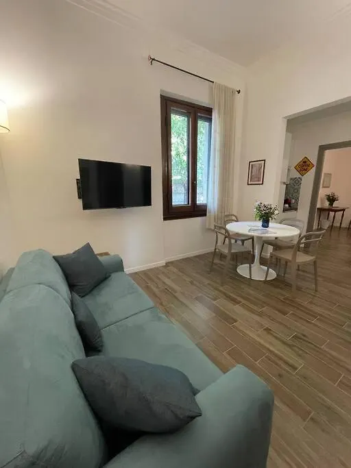 Apartment Le Case Di Cate E Max - Sole Florence Italy